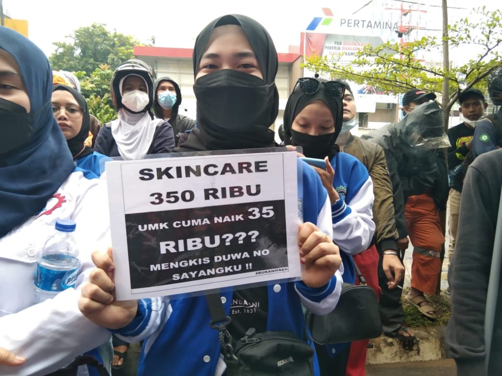 Dari Aksi Demo Buruh Batam: Ternyata Harga Skincare Lebih Mahal Dari UMK