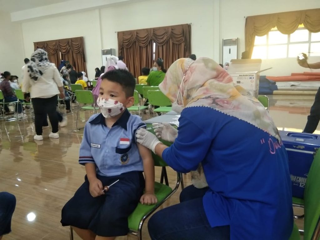 Disdik Batam Bersama Sekolah Pelita Utama Gelar Vaksinasi Anak Usias 6 Sampai 11 Tahun Untuk Tiga SD di Lubuk Baja