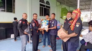 Wujudkan Kepedulian, Satgas NTT Peduli Kepri Berikan Bantuan Kepada Puluhan Warga Terdampak Musibah di Pulau Buluh