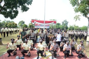 Penampakan Seragam Baru Berwarna Krem Dalam Upacara HUT Satpam ke-41 di Polda Kepri