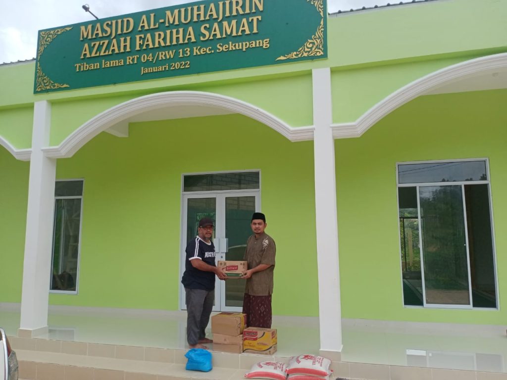 Jelang Bulan Suci Ramadhan, Bataminfo Grup Berbagi Berkah Dengan Masyarakat Kurang Mampu