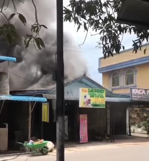 Si Jago Merah Lalap Usaha Laundry di Piayu, Penyebab Belum Diketahui
