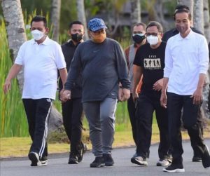 Presiden Jokowi dan Gubernur Ansar Sama-sama Berolahraga di Bintan Resort