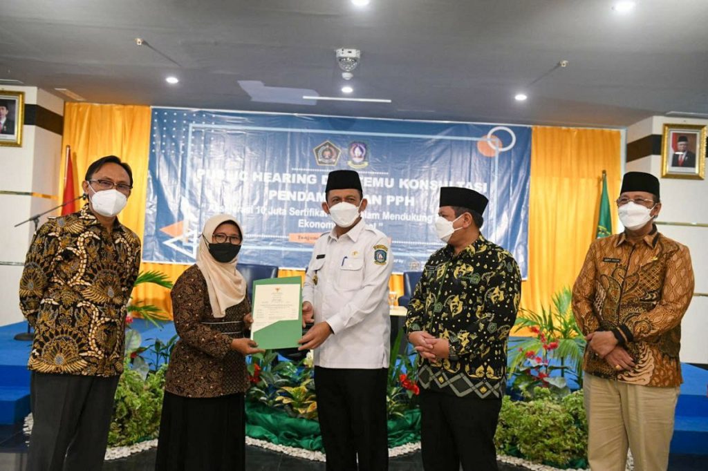 Gubernur Ansar Dorong Seluruh UMKM Kepri Tersertifikasi Halal