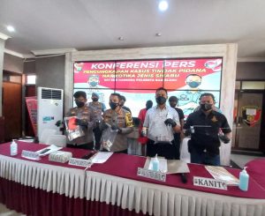Satresnarkoba Polresta Barelang Tangkap Pengedar dan Pengguna Sabu di Kampung Aceh