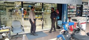 Polsek Batu Ampar Patroli Jalan Kaki Beri Himbauan Kamtibmas