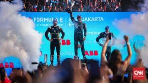 Pebalap Jaguar Mitch Evans Juara di Jakarta E-Prix 2022
