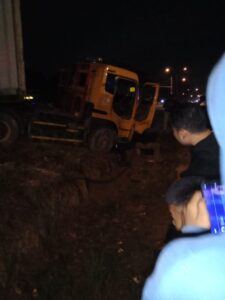 Kecelakaan Lagi, Diduga Mobil Trailer Hantam Pengendara Sepeda Motor di Kabil Batam Hingga Tewas di Tempat