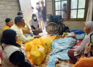 6 Bulan Mengalami Stroke, Partai Golkar Kepri Memberikan Bantuan dan Pengobatan Untuk Warga di Punggur