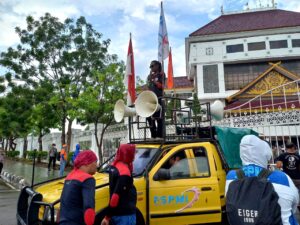 Tolak Kenaikan BBM, Ratusan Buruh FSPMI Unjuk Rasa di Tiga Titik Kota Batam