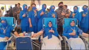 Dukung Pemecahan Rekor MURI, Personil Rumkital dr. MDTS Sukseskan Giat Bhaksos Kes TNI AL