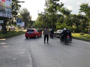 Polsek Sekupang Rutin Laksanakan Strong Point, Urai Kemacetan dan Tindak Kejahatan di Jalan