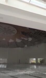 Alamak! Baru 2 Bulan Diresmikan Menko Airlangga, Plafon Masjid Tanjak Roboh