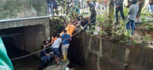 Tak Pulang Semalaman, Pria Ini Ditemukan Tewas Tergantung Dibawah Parit Batam Center