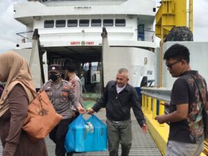 Polsek KKP Batam Lakukan Pengamanan Penumpang Dari Riau Menuju Punggur