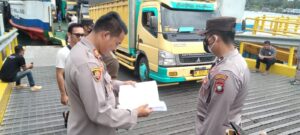 Antisipasi Masuknya Barang Selundupan, Polsek KKP Batam Cek Muatan di Pelabuhan Punggur