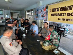 Polsek Lubuk Baja Wujudkan Kamtibmas Bersama Warga Nagoya Paradise Lewat Program Jumat Curhat