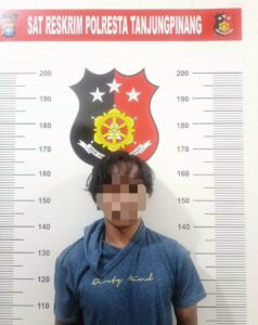 Kenal Lewat Aplikasi, Korban Pencurian Di Tendang Sampai Terjatuh