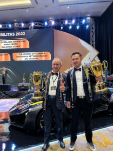 Dirpolair Korpolairud Baharkam POLRI ini,Raih IMI Award sebagai runner up driver sprint rally nasional 2022.