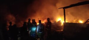 Kebakaran! Melalap Bisnis Barang Rongsokan Warga KM 9
