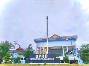 Alamak! Rapat Perencanaan Anggaran DPRD Kepri Disulap Menjadi Pelantikan Ormas Bapera Yang Dinahkodai Fadh A Rafiq