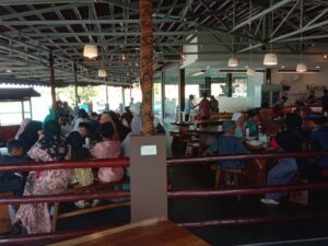 Dua Warga Singapura Berikan Bantuan Pangan dan Gizi Kepada Anak Yatim dan Dhuafa di Batam