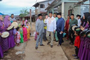 Safari Ramadan di Hinterland, Rudi Serahkan Bantuan untuk Masjid di Pulau Nguan