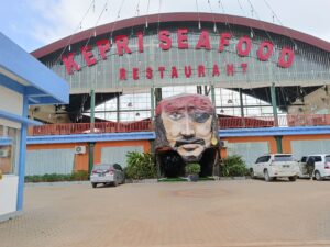 Rasakan Sensasi Makan Seafood Di Restoran Unik  Kepri Seafood Jembatan 3 Barelang