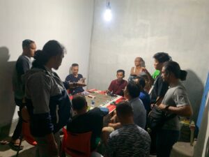 ASIK BERJUDI,10 PRIA DI BATAM DI CIDUK POLISI