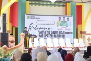 Bupati Aunur Rafiq Lepas Keberangkatan 145 Calon Jemaah Haji asal Karimun