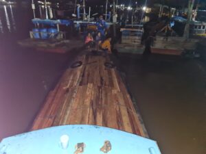 Angkut 10 Meter Kubik Kayu Olahan,Kapal Tanpa Nama Di Tangkap kapal Patroli Anis macan4002 Dirpolair Korpolairud