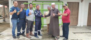 Jelang Idul Adha, PT Timah Tbk Serahkan Bantuan Peralatan Penyembelihan Hewan Kurban ke Masjid Jami Nurul Jami