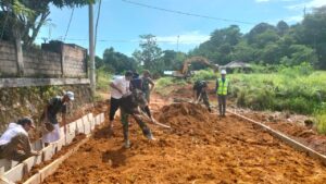 Tahapan Pengerjaan Fisik Semenisasi Jalan di Kavling Seraya Akan Selesai Dalam Waktu Dekat