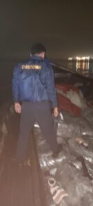 Bea Cukai Batam Berhasil Amankan Sebuah Kapal  Penyelundup Sepatu Dan Tas Bekas