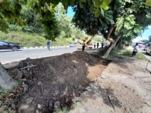 Dishub Batam Buat Parit, Agar Pengendara Tidak Crossing Median Jalan U-Turn Tiban