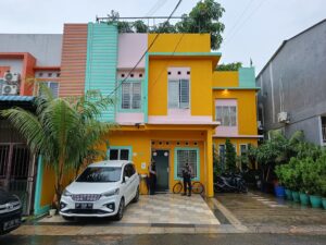 Tampa Plang Nama KPK Geledah Kantor PT  bahari Berkah Madani