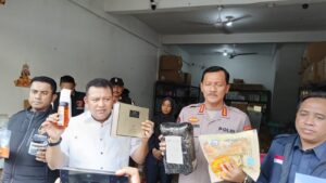 Ditreskrimsus Polda Kepri Bersama BPOM Batam Grebek  Gudang Kosmetik Ilegal di Batam Center