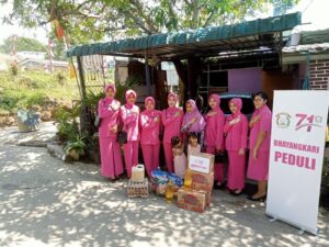 Sambut HUT RI ke 78, Bhayangkari Polsek Ampar  Giat Bansos ke Panti Asuhan