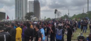 Masa Aksi Demontrasi Paksa Masuk Kantor BP Batam