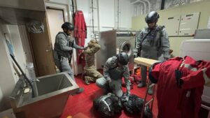 Bakamla RI Gelar  Simulasi Penangkapan Kapal Bawa Heroin di Perairan Riau