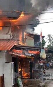 2 Unit Warung di Kampung Tua Batu Merah Batam Ludes Terbakar