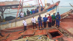 Di kawal Coast Guard Vietnam , Dua Kapal ikan  asing  Nekat Curi Ikan Di Perairan natuna