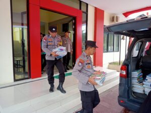Polri Peduli Budaya Literasi, Polsek Batu Ampar Distribusikan 350 Buku di Panti Asuhan Tanjung Sengkuang