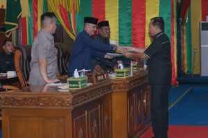 Paripurna Pengesahan RAPBD P menjadi APBD P Sah Dilaksanakan