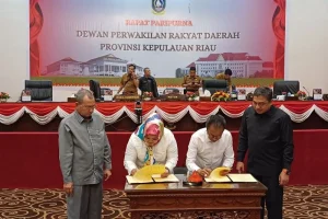 DPRD dan Pemprov Kepri Tandatangani KUA-PPAS APBD 2024 Rp4,328 triliun