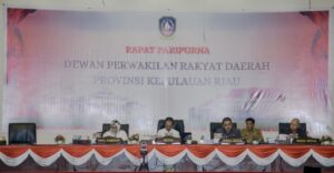 Wakil Gubernur Sampaikan Jawaban Pemerintah atas Pandum Fraksi DPRD Terhadap Ranperda Tentang Pajak Daerah dan Retribusi Daerah