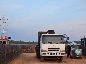 Malam Ini, PLN UP3 Tanjungpinang Kirim Mesin Pembangkit Listrik ke Lingga