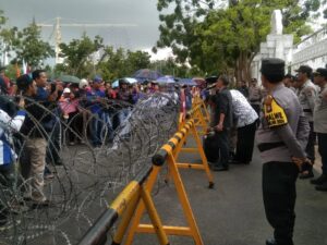 Tidak Ditemui Walikota Batam, Buruh: Kami Siap Tunggu Sampai Malam