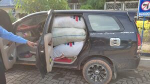 BC Batam Segera Telusuri Asal Barang Selundupan Karung Paketan JNE