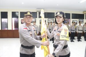 Kapolsek Nongsa Kompol Guchy Terima Penghargaan Polsek Terbaik Periode November 2023